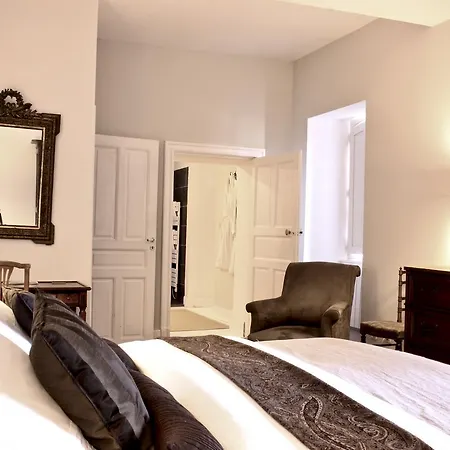 Domaine De Perches Bed and breakfast
